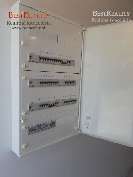 5 izbový rodinný dom na PREDAJ, Novostavba, terasa, pozemok 1403 m2, 25 km od Bratislavy, Lehnice www.bestreality.sk