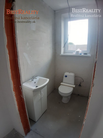 5 izbový rodinný dom na PREDAJ, Novostavba, terasa, pozemok 1403 m2, 25 km od Bratislavy, Lehnice www.bestreality.sk