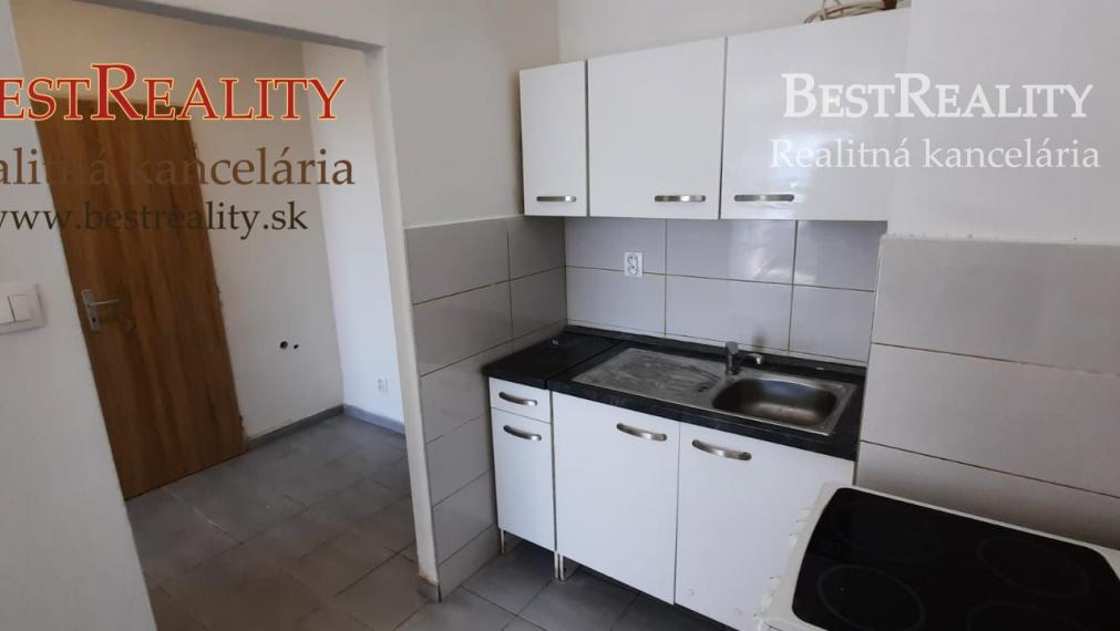 2 Garsónka na Predaj, Rekonštruovaný dom Stavbárska ul. www.bestreality.sk