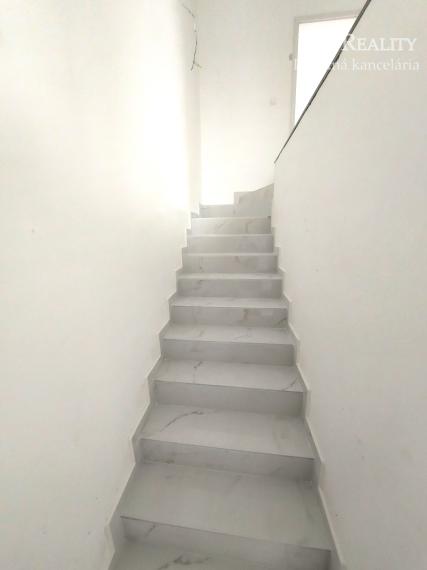 5 izbový samostatne stojací dvojpodlažný dom 175 m2 na predaj, NOVOSTAVBA, Štandard. Ivanka pri Dunaji www.bestreality.sk