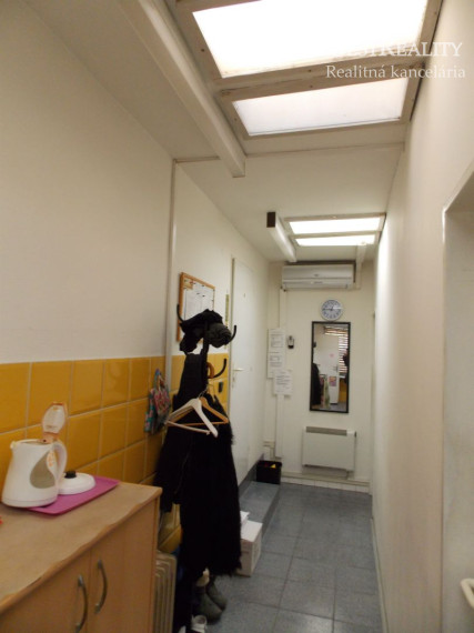 Obchodný priestor na Predaj, Dobrá investícia Petržalka, Nám. Hraničiarov www.bestreality.sk