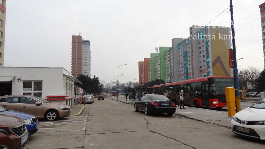 Obchodný priestor na Predaj, Dobrá investícia Petržalka, Nám. Hraničiarov www.bestreality.sk