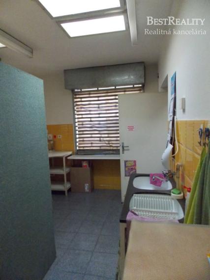 Obchodný priestor na Predaj, Dobrá investícia Petržalka, Nám. Hraničiarov www.bestreality.sk