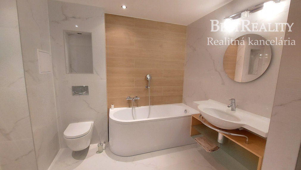 Veľký 2 izbový byt na prenájom 80 m2, loggia, klíma, Parkovacie miesto, Rača - Rustaveliho ul. www.bestreality.sk