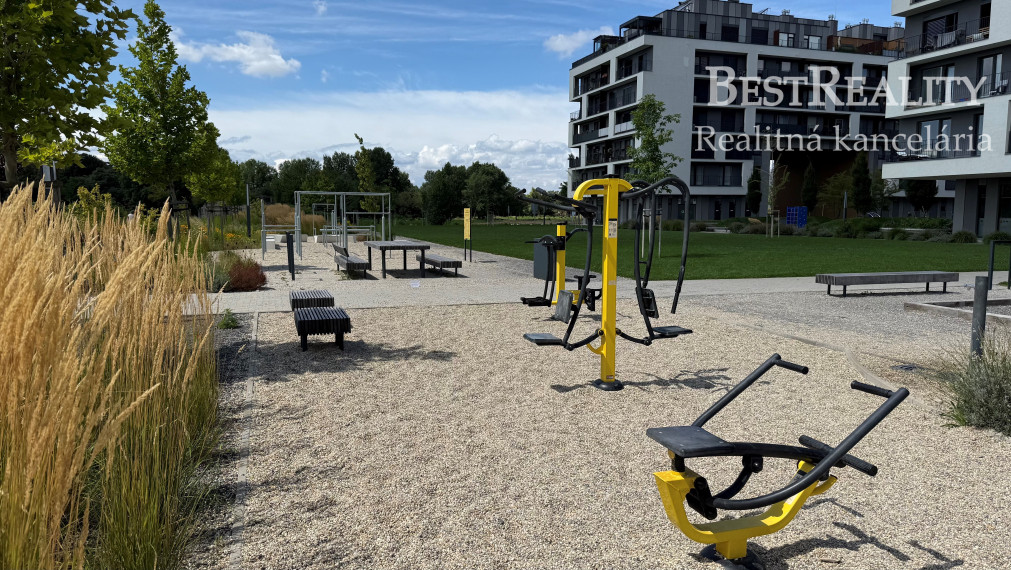 3 izbový byt na prenájom s parkovaním, Novostavba Petržalka