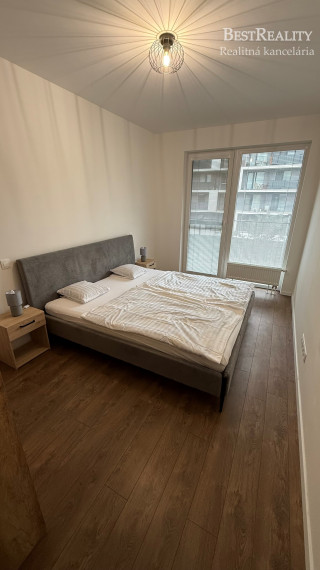 3 izbový byt na prenájom s parkovaním, Novostavba Petržalka