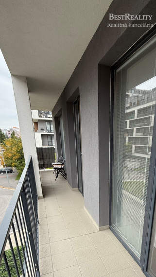 3 izbový byt na prenájom s parkovaním, Novostavba Petržalka