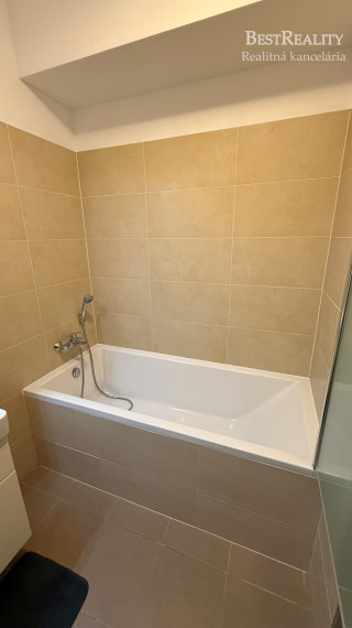 3 izbový byt na prenájom s parkovaním, Novostavba Petržalka