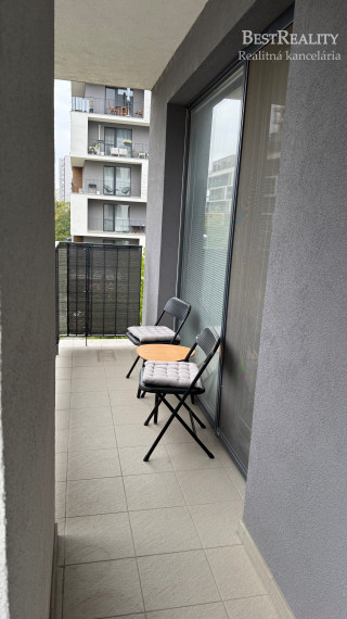 3 izbový byt na prenájom s parkovaním, Novostavba Petržalka