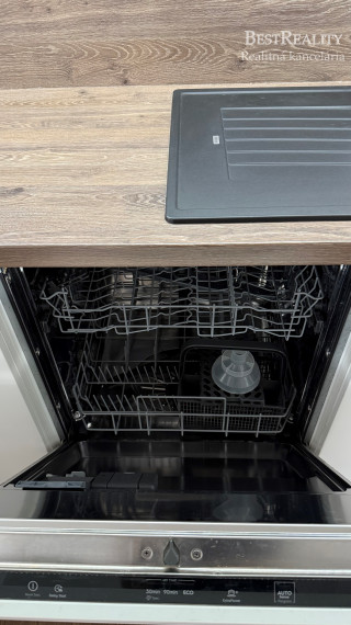 3 izbový byt na prenájom s parkovaním, Novostavba Petržalka