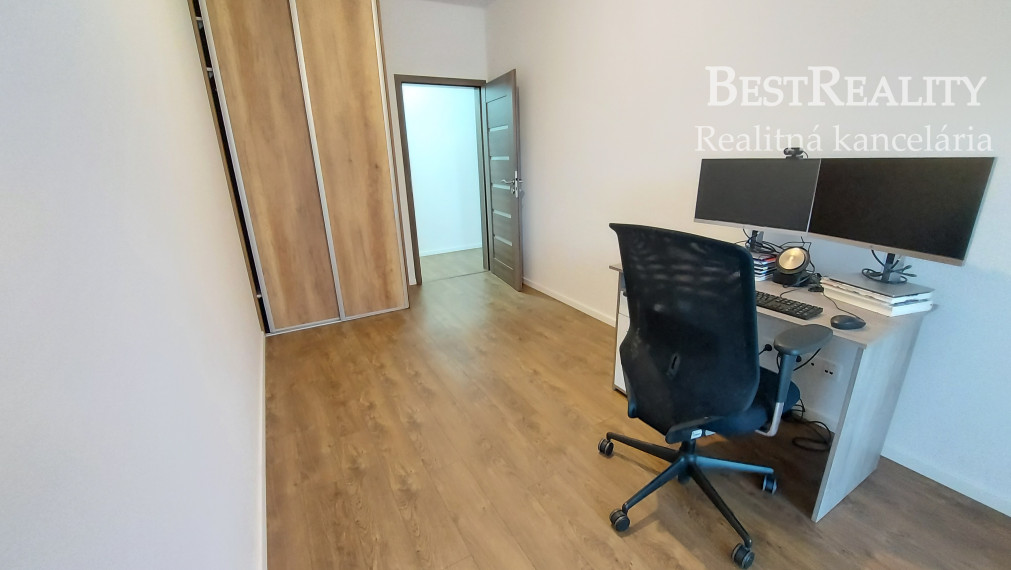 3 izbový byt na prenájom s parkovaním, Novostavba Petržalka