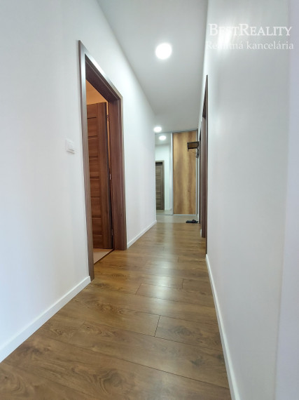 3 izbový byt na prenájom s parkovaním, Novostavba Petržalka