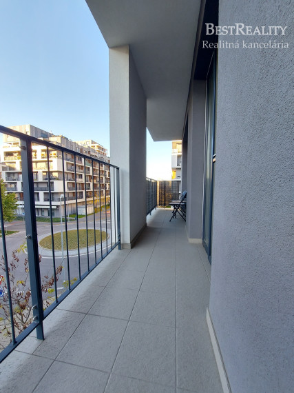 3 izbový byt na prenájom s parkovaním, Novostavba Petržalka