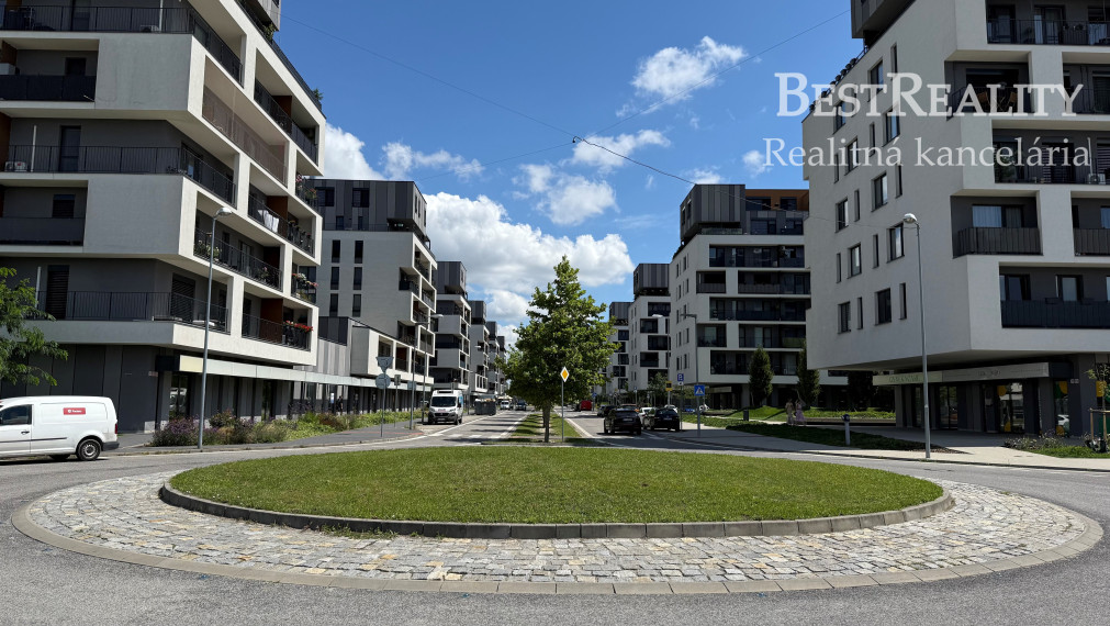 3 izbový byt na prenájom s parkovaním, Novostavba Petržalka