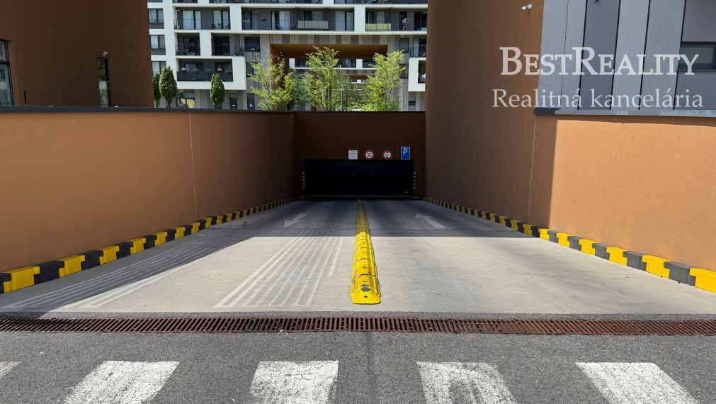 3 izbový byt na prenájom s parkovaním, Novostavba Petržalka