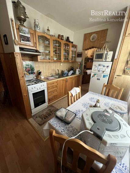 Na predaj 4-izbový byt v Dúbravke na Tranovského ulici v pôvodnom stave