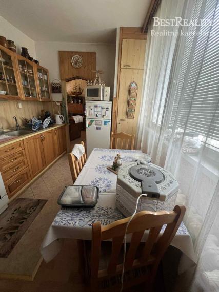 Na predaj 4-izbový byt v Dúbravke na Tranovského ulici v pôvodnom stave