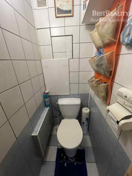 Na predaj 4-izbový byt v Dúbravke na Tranovského ulici v pôvodnom stave