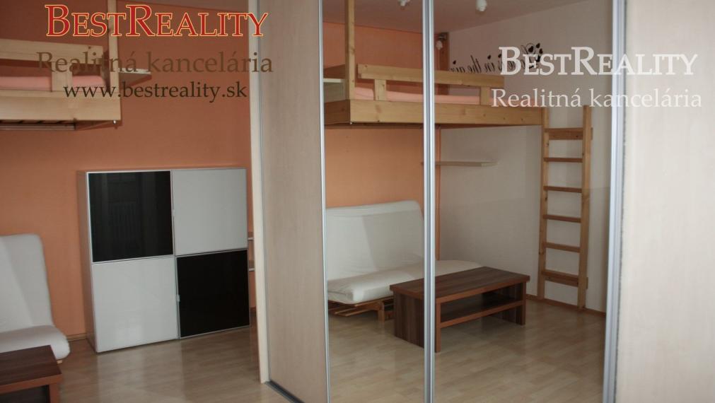 1 izbový byt na prenájom po rekonštrukcii Dúbravka Gallayova ul. www.bestreality.sk
