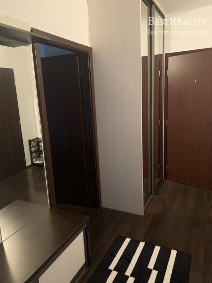 Predaj 4-izbový byt v Dúbravke na Tranovského ulici v pôvodnom stave