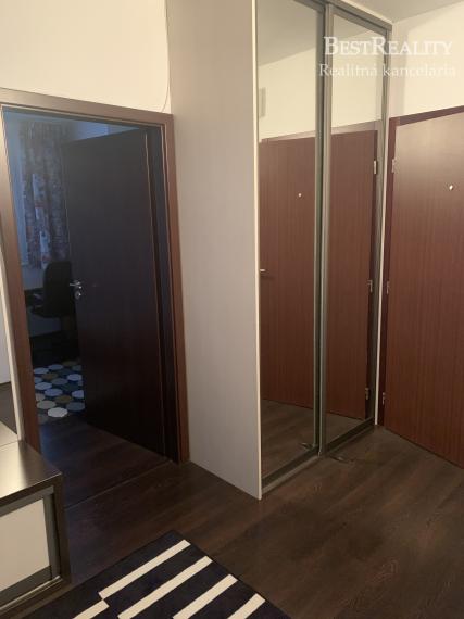 Predaj 4-izbový byt v Dúbravke na Tranovského ulici v pôvodnom stave