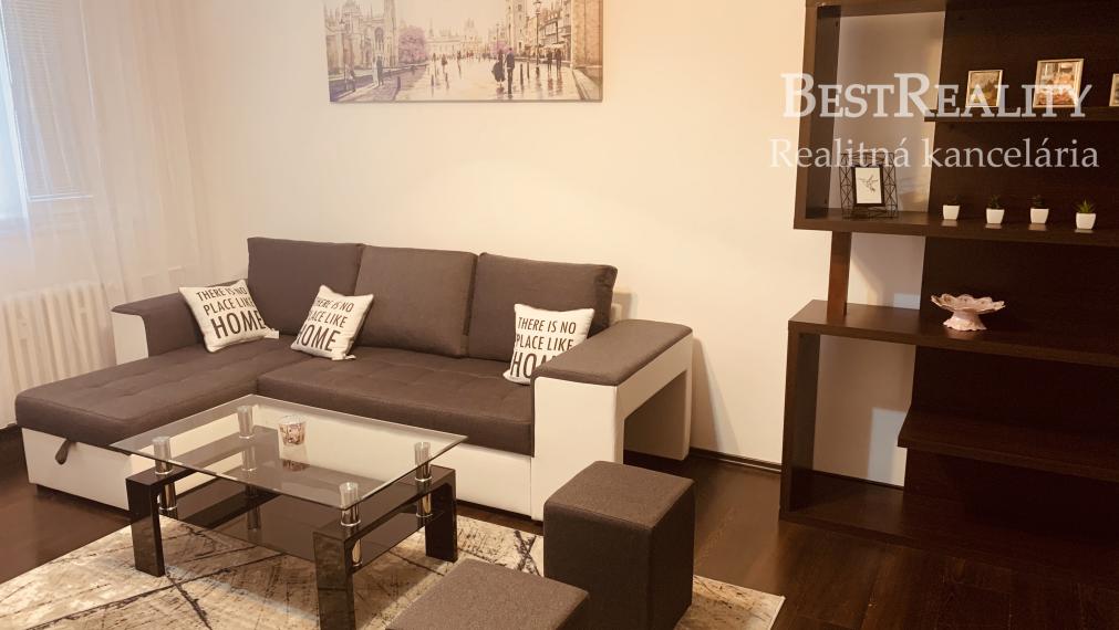 Predaj 4-izbový byt v Dúbravke na Tranovského ulici v pôvodnom stave