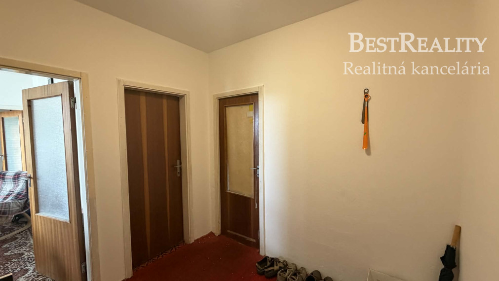 Útulný 4-izbový byt v povodnom stave v Podunajskýcn Biskupiciach na predaj Bieloruska ulica