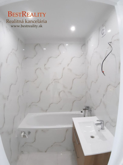 3 izbový byt na predaj, kompletná rekonštrukcia. nepriechodné izby, loggia, Klimatizácia, pekný výhľad Petržalka www.bestreality.sk