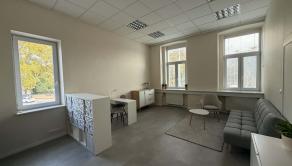 PODNIKAJTE V CENTRE STUPAVY NA HLAVNEJ ULICi! NA PREDAJ ATRAKTÍVNY NEBYTOVÝ PRIESTOR (3 miestnosti) – 120 m² - fotografia 3