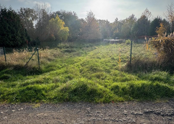 Raj na zemi! Predaj atraktívneho stavebného pozemku v Borinke neďaleko Bratislavy o výmere 1340 m2