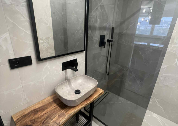 Útulný moderne prerobený 2-izbový byt v Lamači na predaj Bakošova ulica