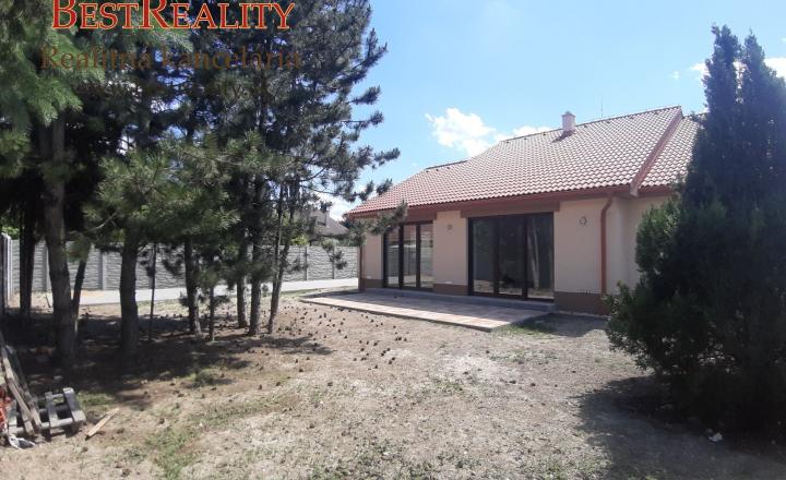 5 izbový rodinný dom na PREDAJ, Novostavba, terasa, pozemok 1403 m2, 25 km od Bratislavy, Lehnice www.bestreality.sk - fotografia 17