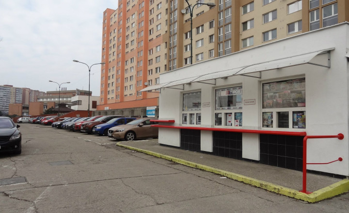 Obchodný priestor na Predaj, Dobrá investícia Petržalka, Nám. Hraničiarov www.bestreality.sk - fotografia 1