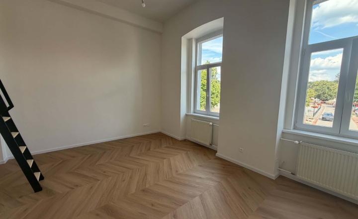Bývajte v centre Stupavy! Všetko na skok od bytu. Nádherný atypický 1,5 izbový byt na Hlavnej ulici. - fotografia 4